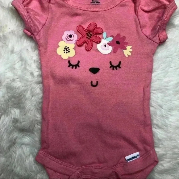 Gerber Onesie DiaperShirt Pink / Flowers /  Face Size Neworn - Picture 5 of 16